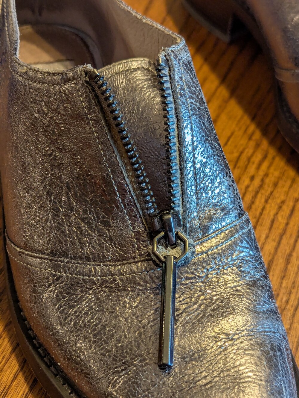 Louise Et Cie Metallic Silver Lo-fadi Zip-Front Shoes - Picture 7 of 8
